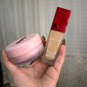 Bundle makeup ONE SIZE foundation & setting powder